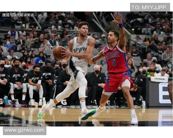 活塞与马刺的精彩对决回顾及赛后分析全景呈现